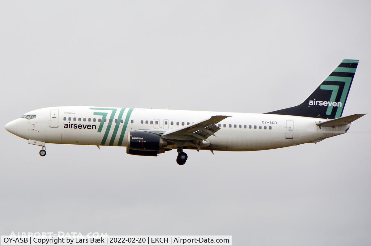 OY-ASB, 1992 Boeing 737-430 C/N 27007, RWY22L