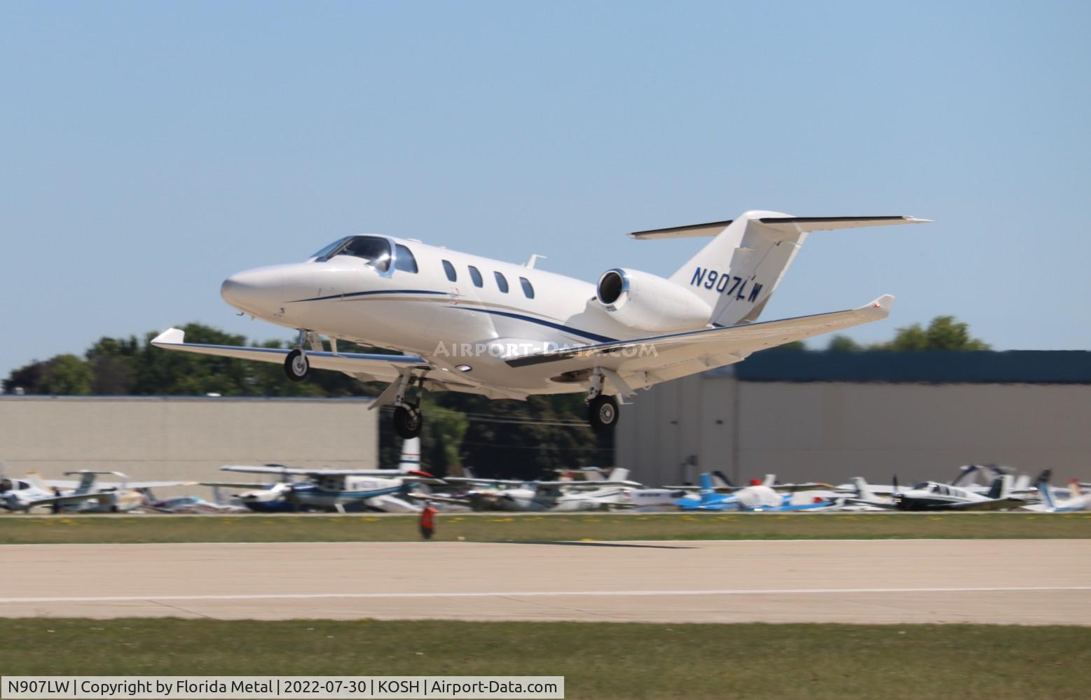 N907LW, 2015 Cessna 525 Citation M2 C/N 525-0868, OSH 2022