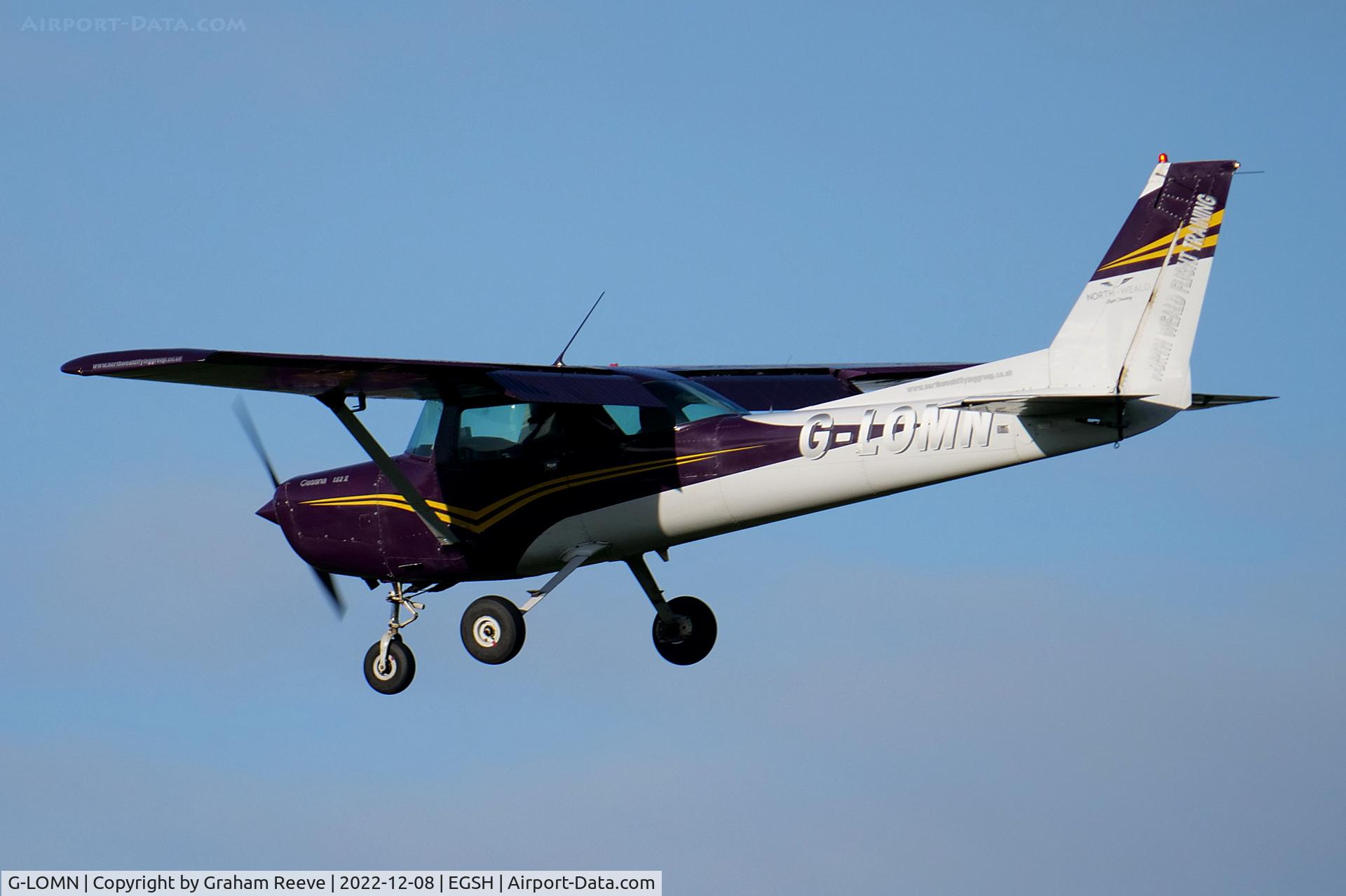 G-LOMN, 1981 Cessna 152 C/N 15285217, Landing at Norwich.
