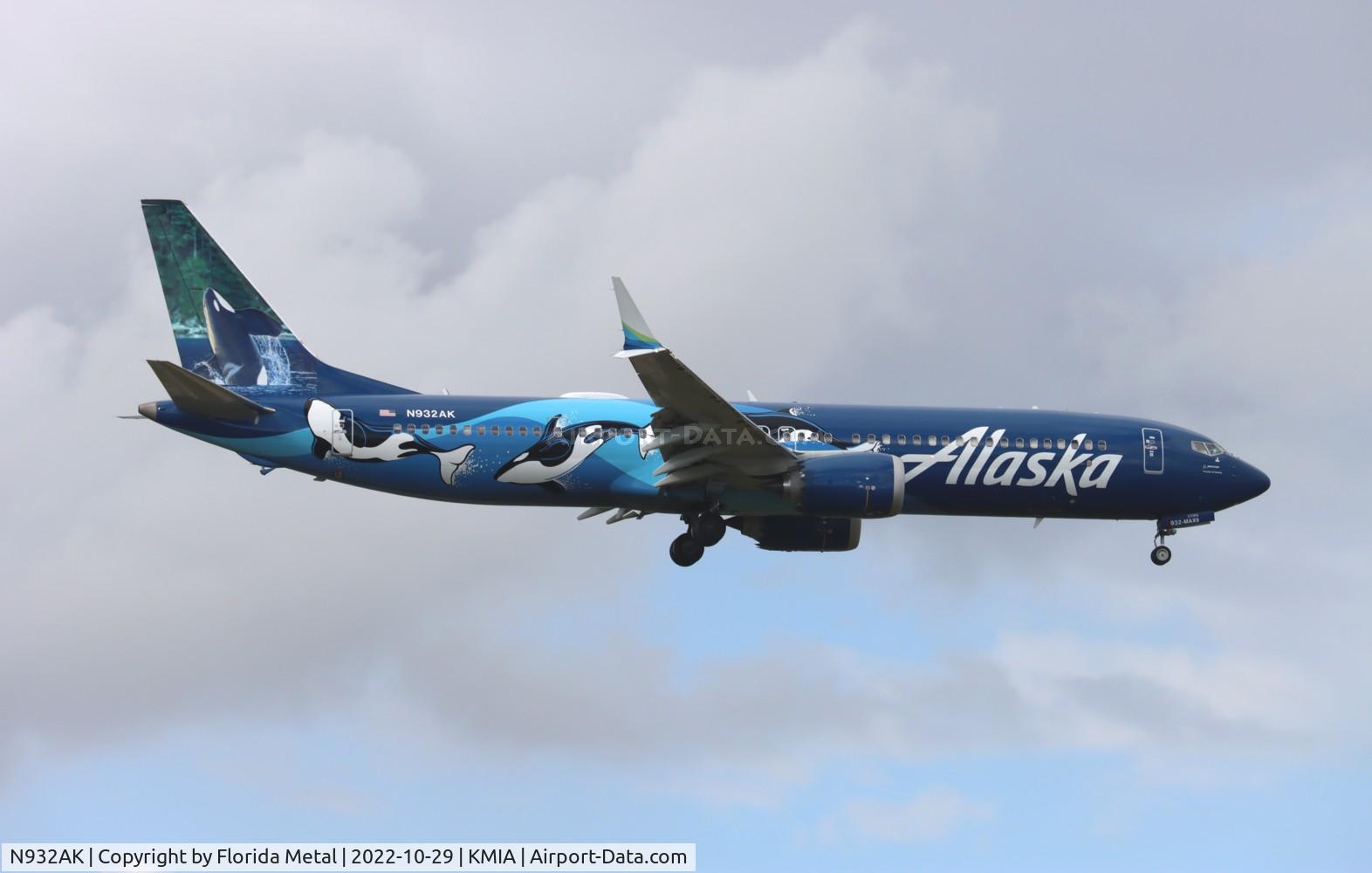 N932AK, 2021 Boeing 737-9 MAX C/N 44089, MIA 2022