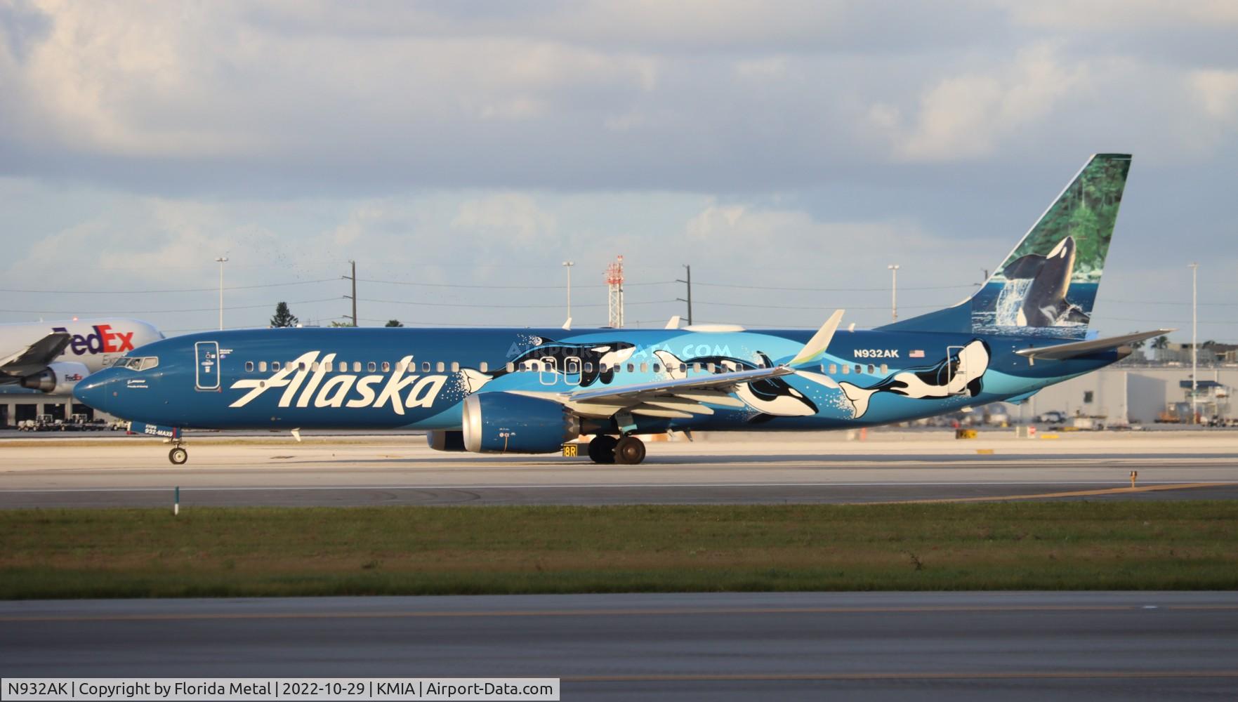 N932AK, 2021 Boeing 737-9 MAX C/N 44089, West Coast Wonders
