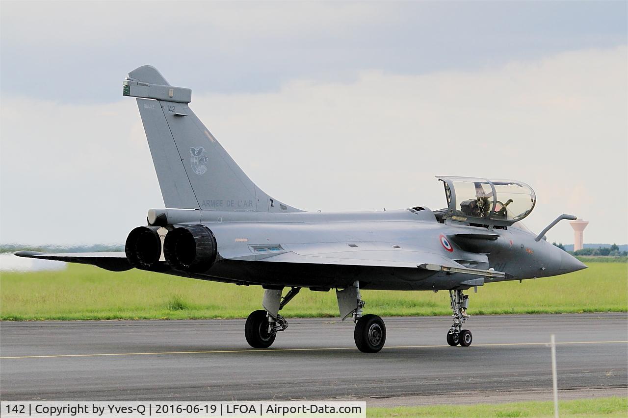 142, 2013 Dassault Rafale C C/N 142, Dassault Rafale C, Taxiing to flight line, Avord Air Base 702 (LFOA) Open day 2016
