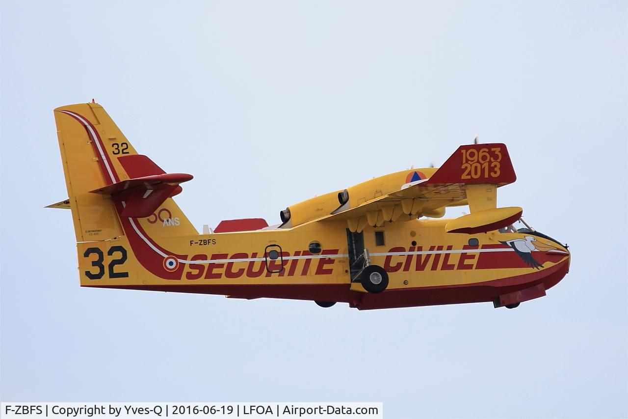 F-ZBFS, Canadair CL-215-6B11 CL-415 C/N 2001, Canadair CL-415, Take off rwy 06, Avord Air Base 702 (LFOA) Open day 2016