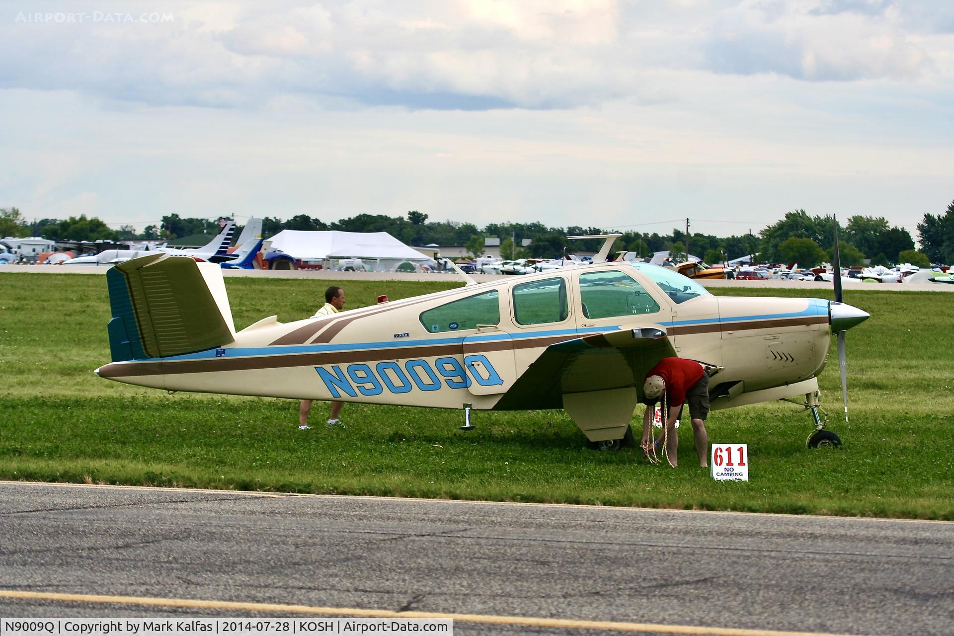 N9009Q, 1970 Beech V35B Bonanza C/N D-9169, Beech V35B, N9009Q at Oshkosh.