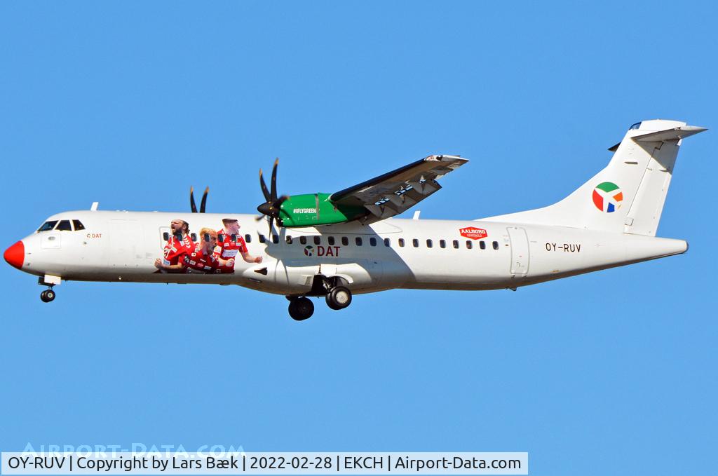 OY-RUV, 2018 ATR 72-600 C/N 1527, RWY22L