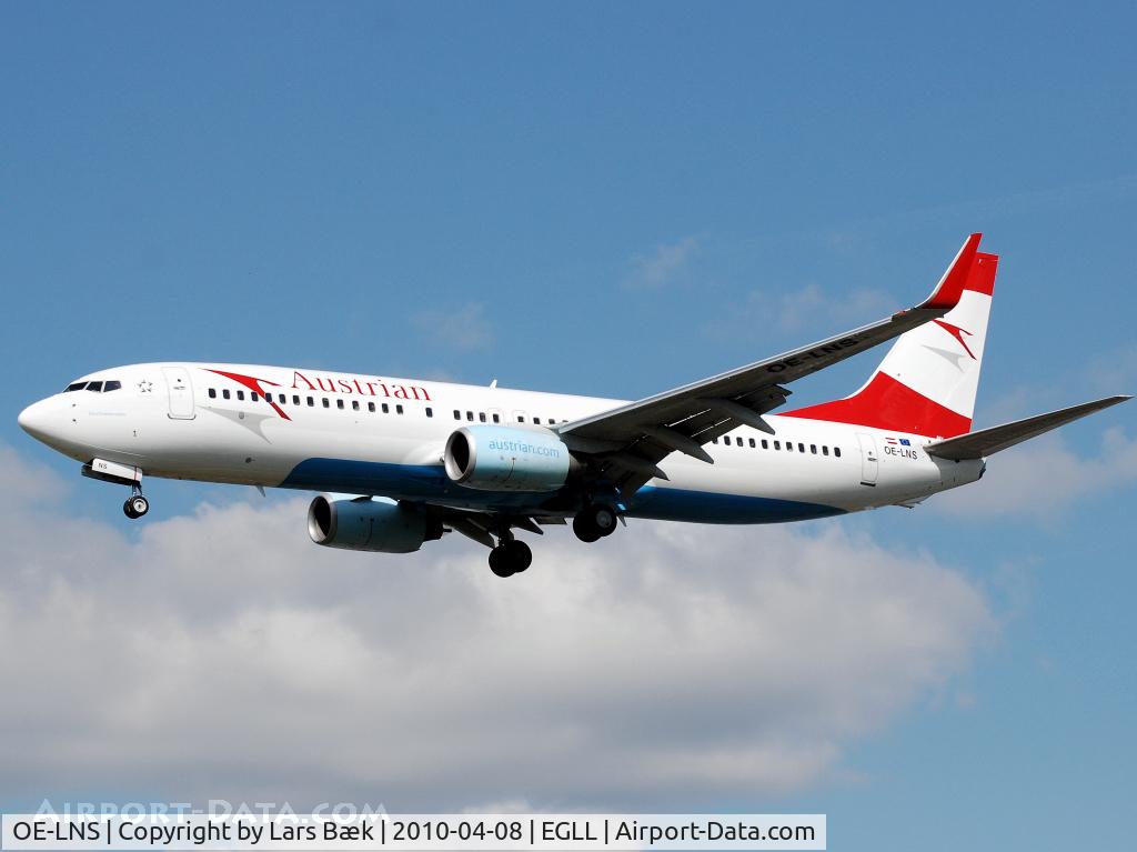 OE-LNS, 2005 Boeing 737-8Z9 C/N 34262, RWY27L Myrtle Ave
