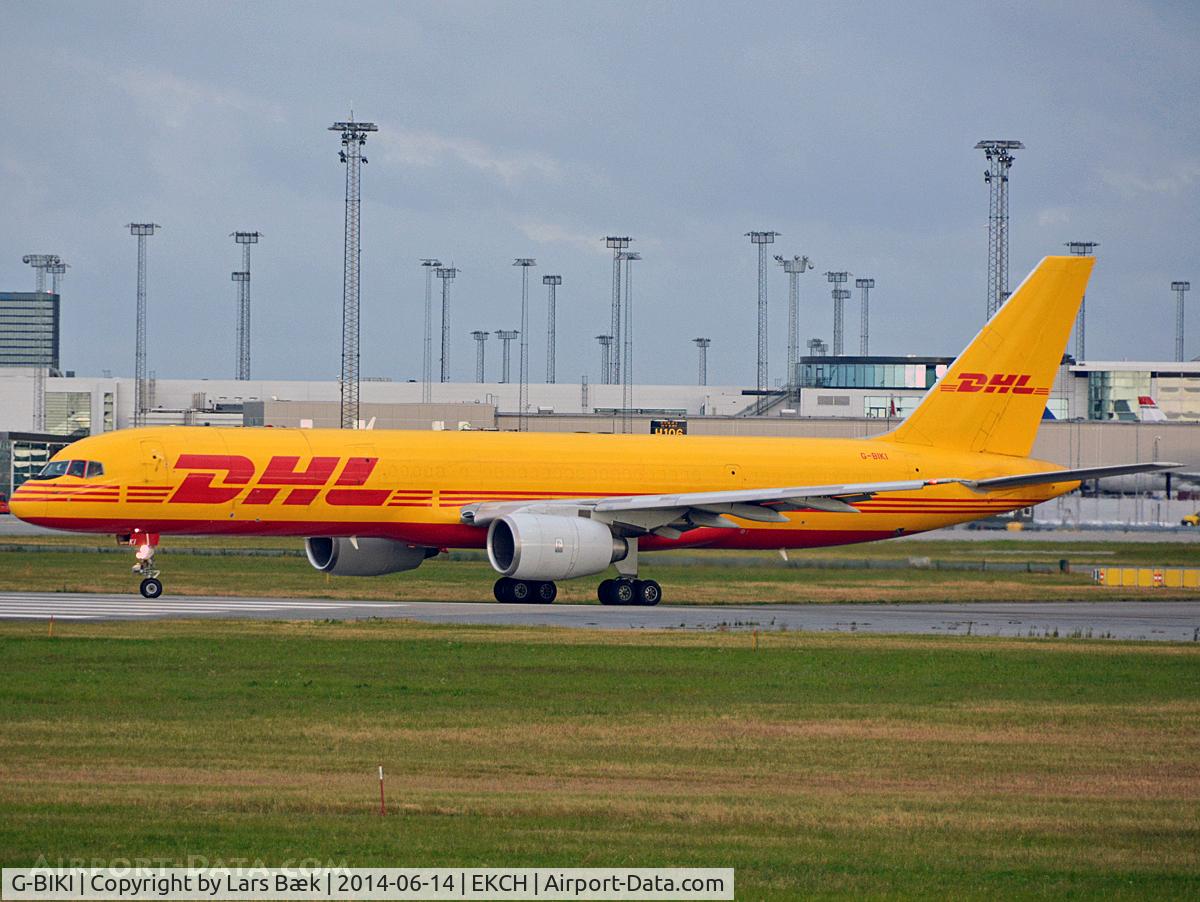 G-BIKI, 1983 Boeing 757-236/SF C/N 22180, RWY22L