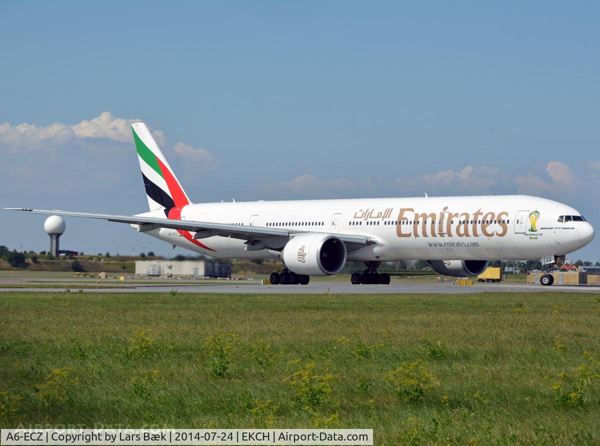 A6-ECZ, 2010 Boeing 777-31H/ER C/N 38983, RWY04R