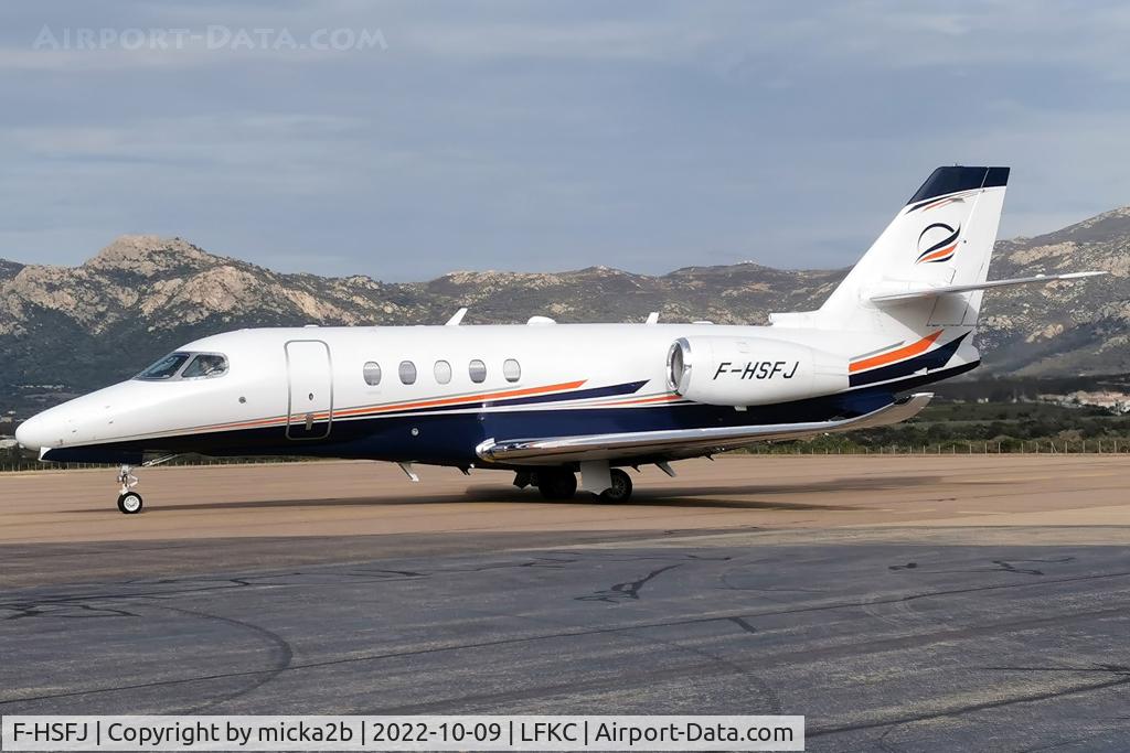 F-HSFJ, 2017 Cessna 680A Citation Latitude C/N 680A-0099, Taxiing