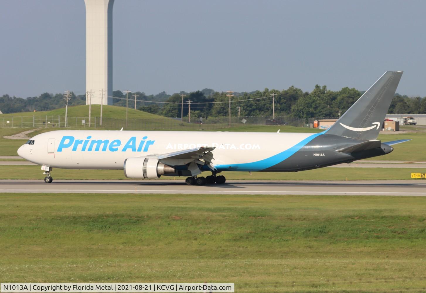 N1013A, 1999 Boeing 767-36N/SF C/N 30110, CVG 2022