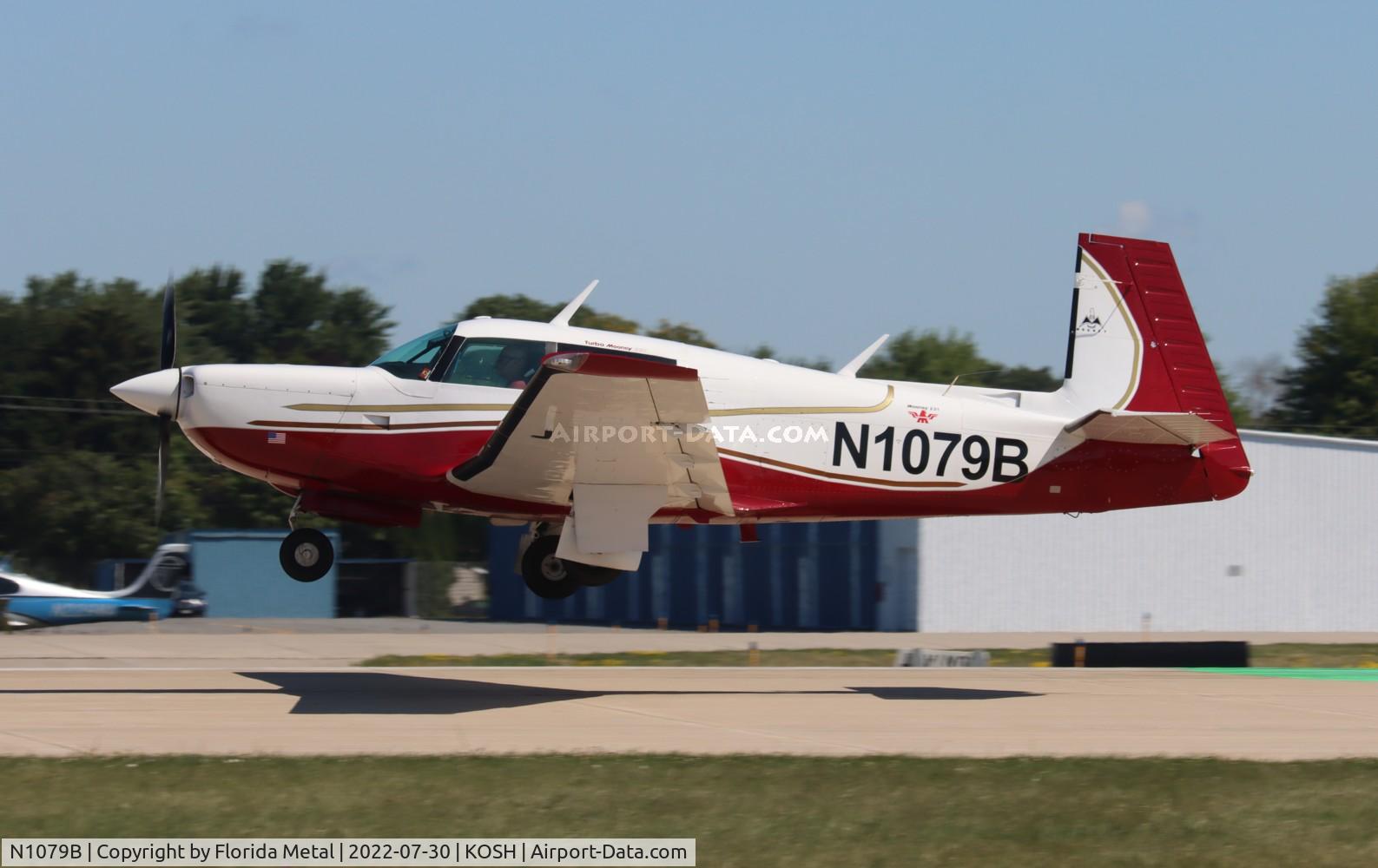 N1079B, 1981 Mooney M20K C/N 25-0577, OSH 2022