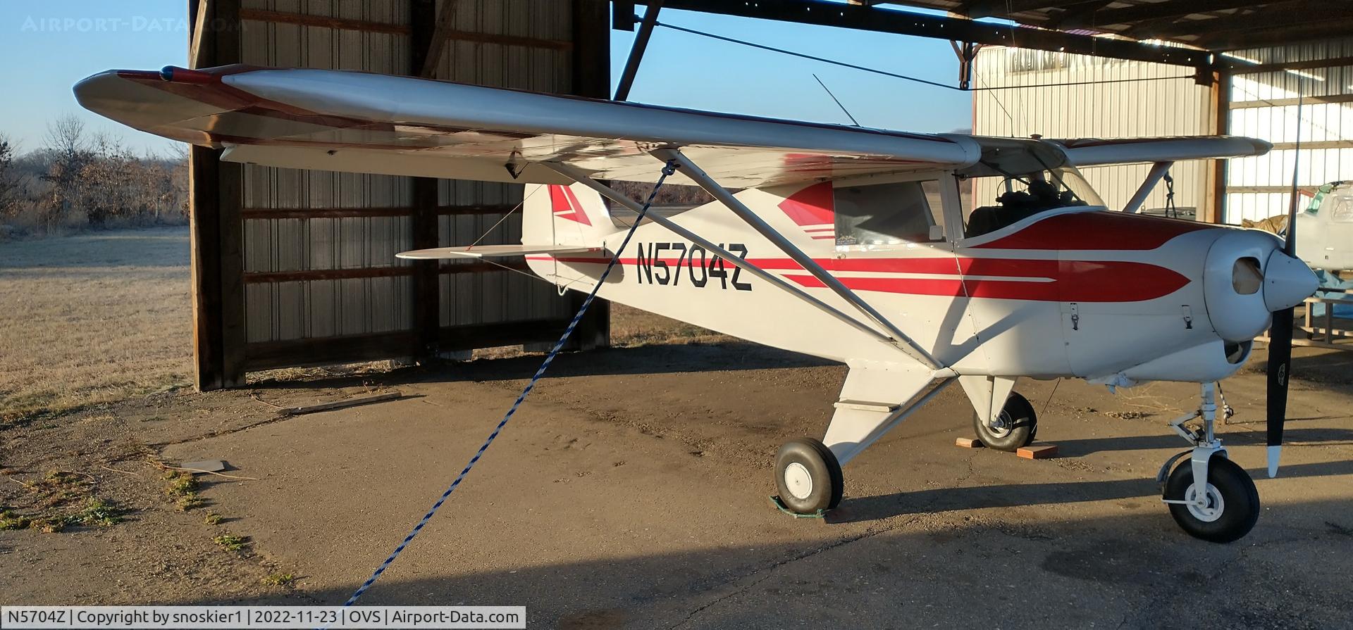 N5704Z, 1963 Piper PA-22-108 Colt C/N 22-9542, Open barn at OVS.
In near perfect condition !
