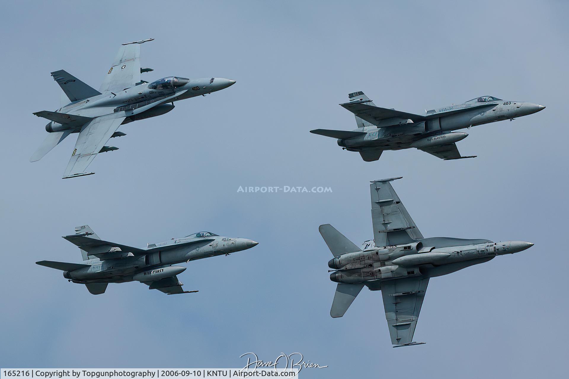 165216, McDonnell Douglas F/A-18C Hornet C/N 1394, Legacy Hornet break