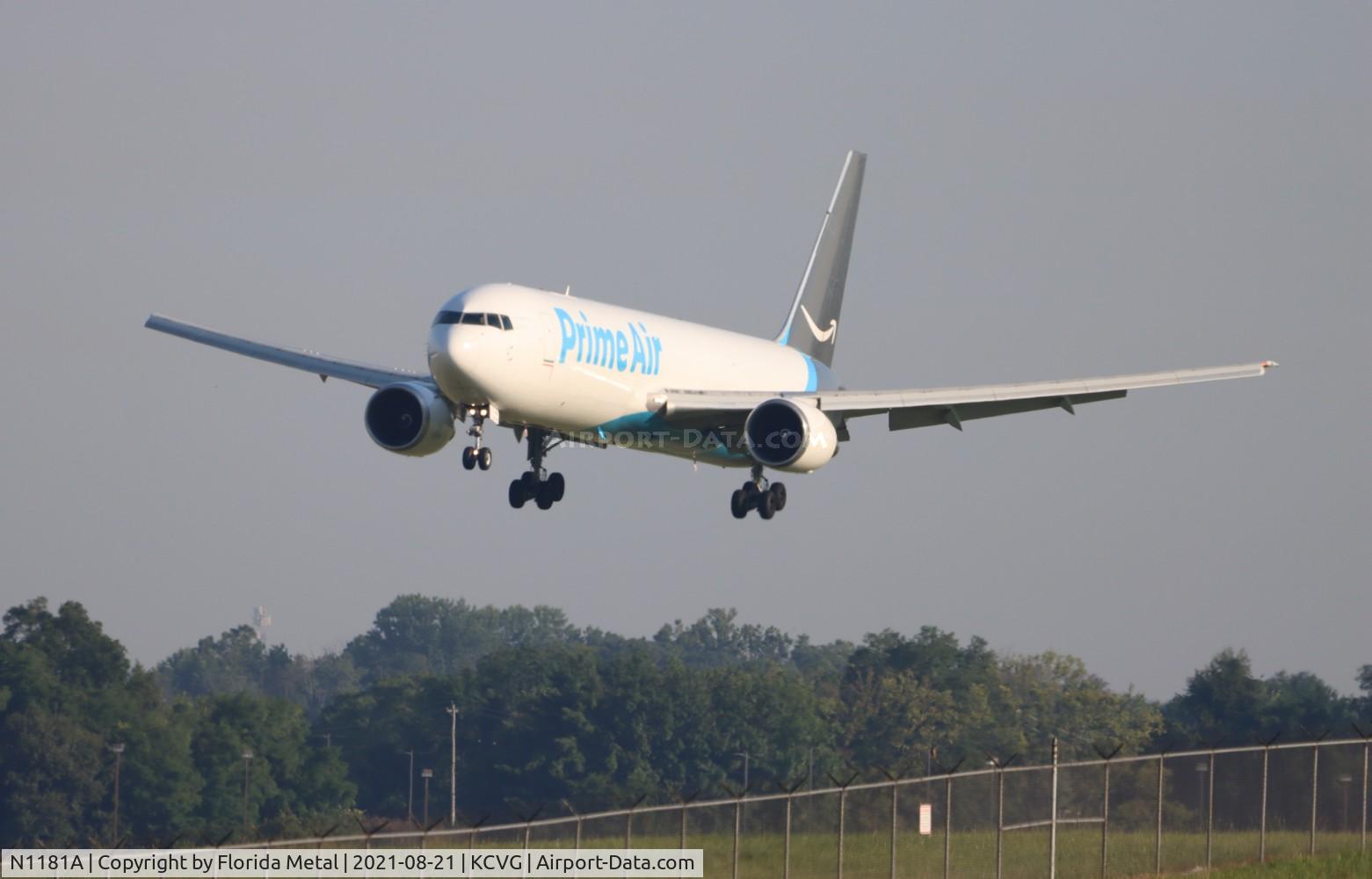 N1181A, 1993 Boeing 767-3Y0/ER C/N 26206, CVG 2022