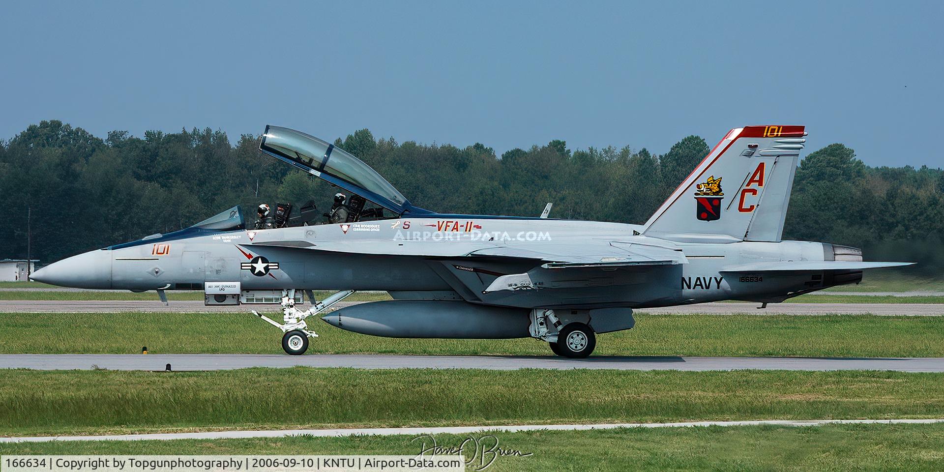 166634, Boeing F/A-18F Super Hornet C/N F127, XO bird for the Red Rippers