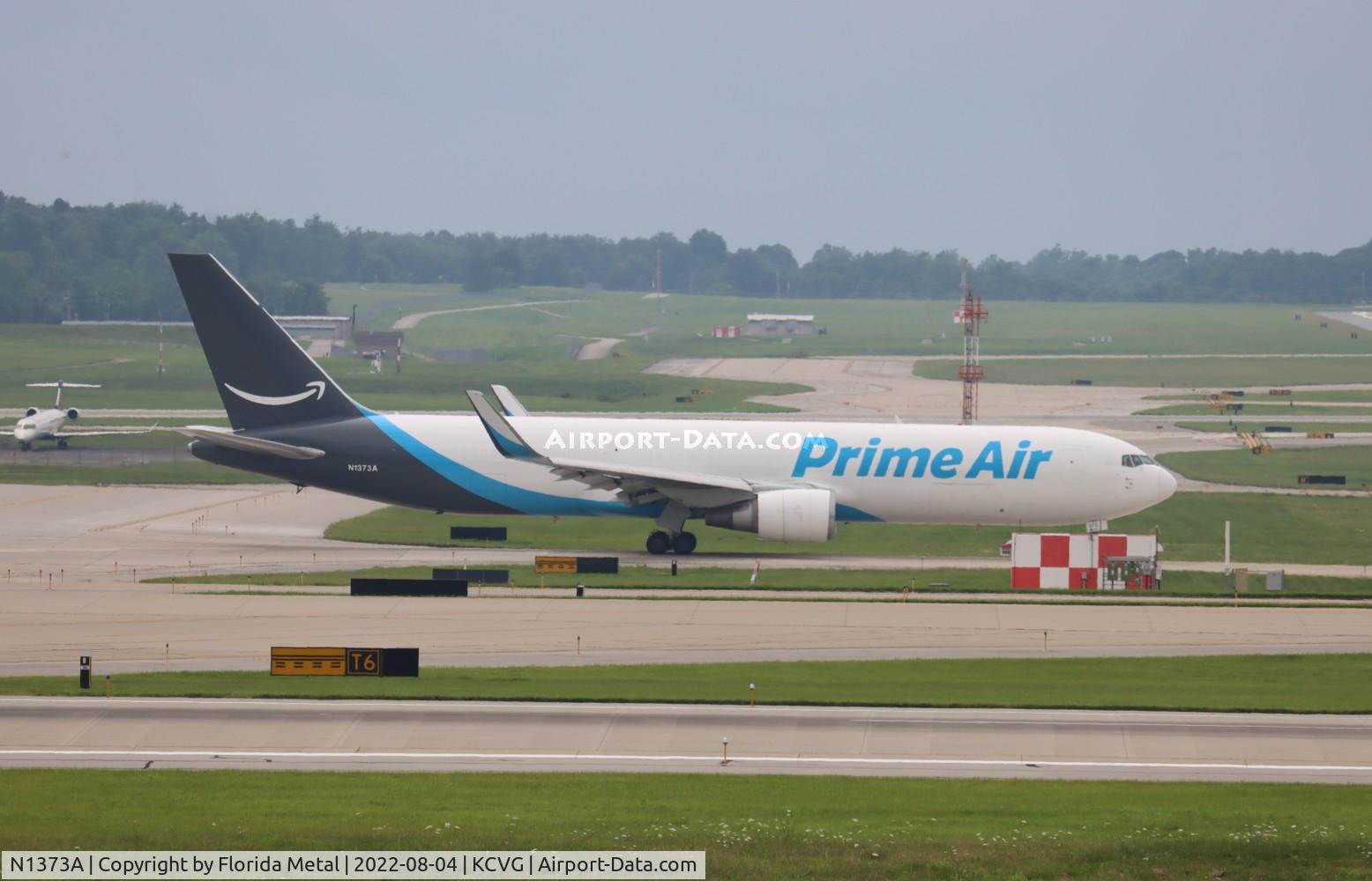 N1373A, 1994 Boeing 767-31K C/N 27205, CVG 2022
