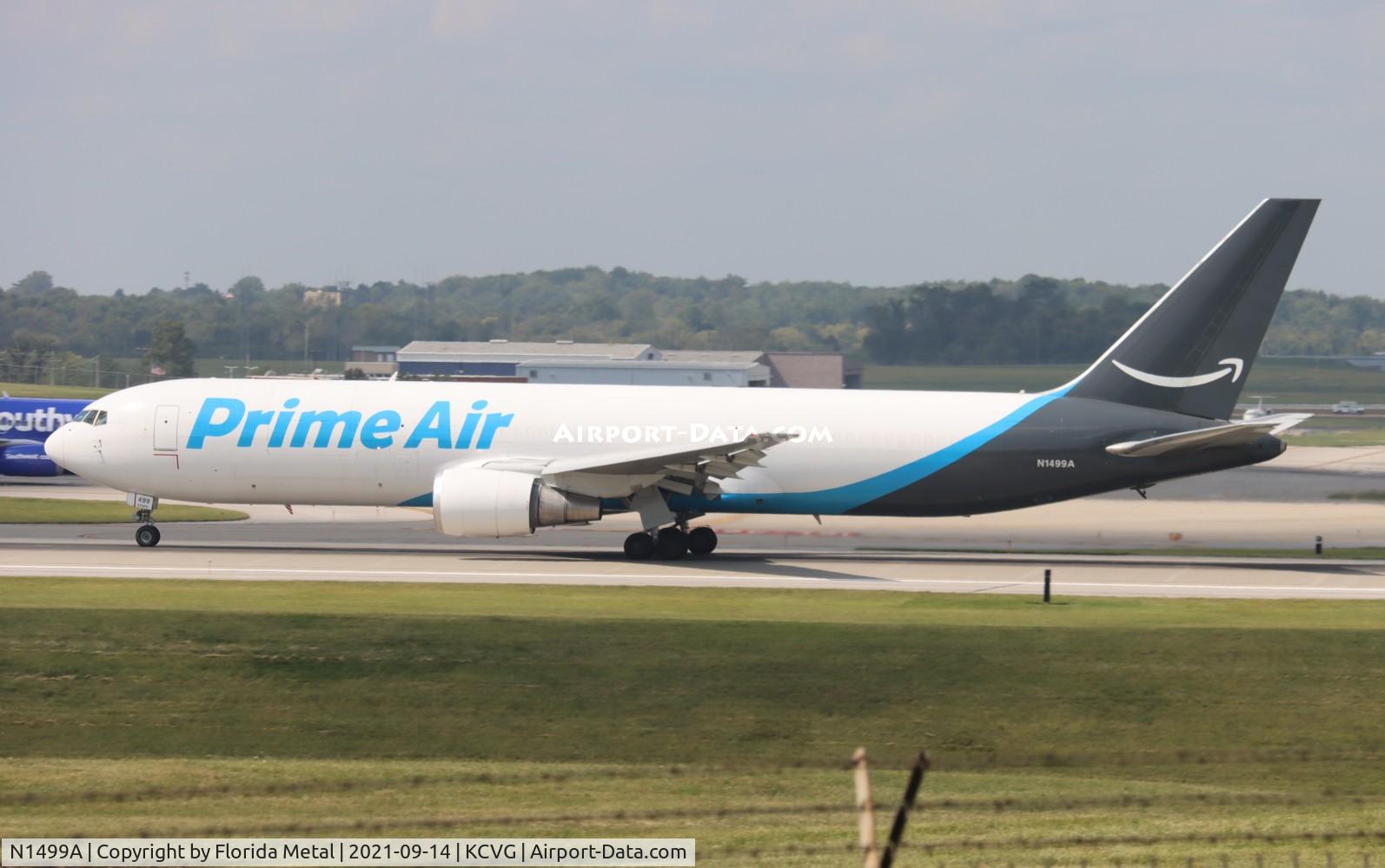 N1499A, 1995 Boeing 767-328/ER C/N 27428/586, CVG 2021