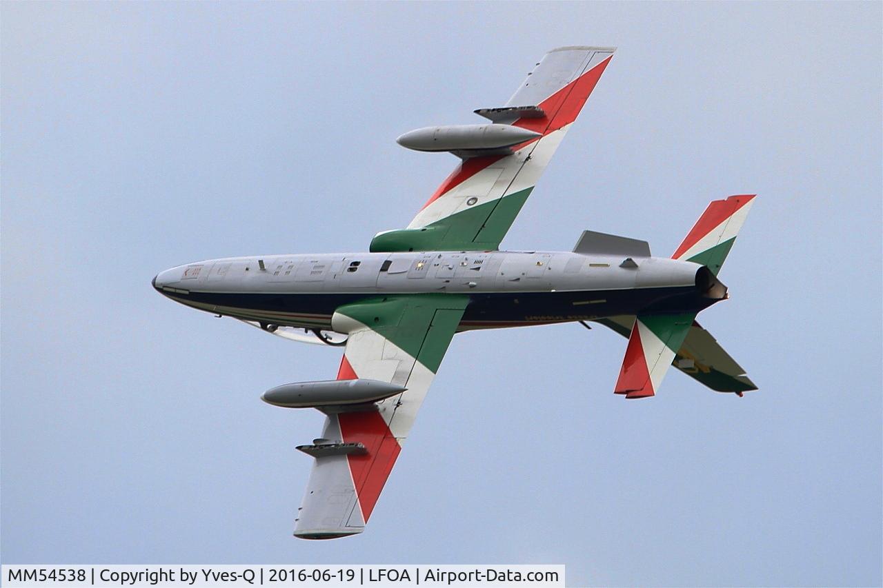 MM54538, Aermacchi MB-339PAN C/N 6759/154/AA070, Aermacchi MB-339PAN, N°10 of Frecce Tricolori Aerobatic Team 2016, On display, Avord Air Base 702 (LFOA) Open day 2016
