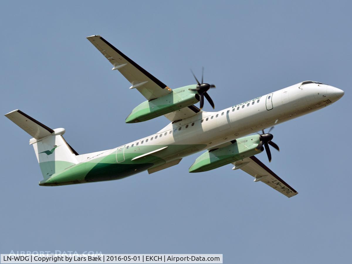LN-WDG, 2009 Bombardier DHC-8-402 Dash 8 C/N 4266, RWY04L