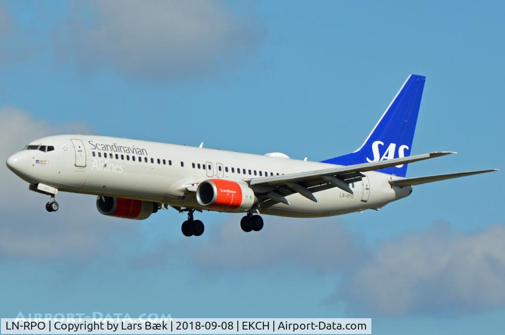 LN-RPO, 2000 Boeing 737-883 C/N 30467, RWY22L