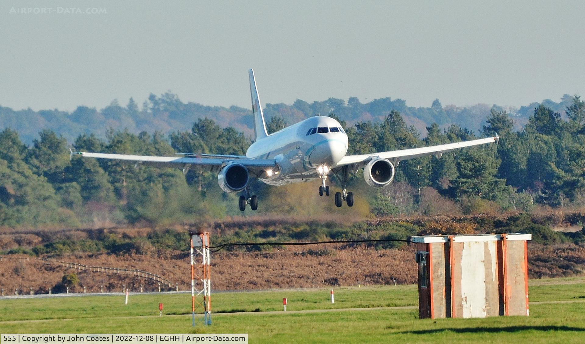 555, 2009 Airbus ACJ320 (A320-214/CJ) C/N 4117, Finals to 26 from distance