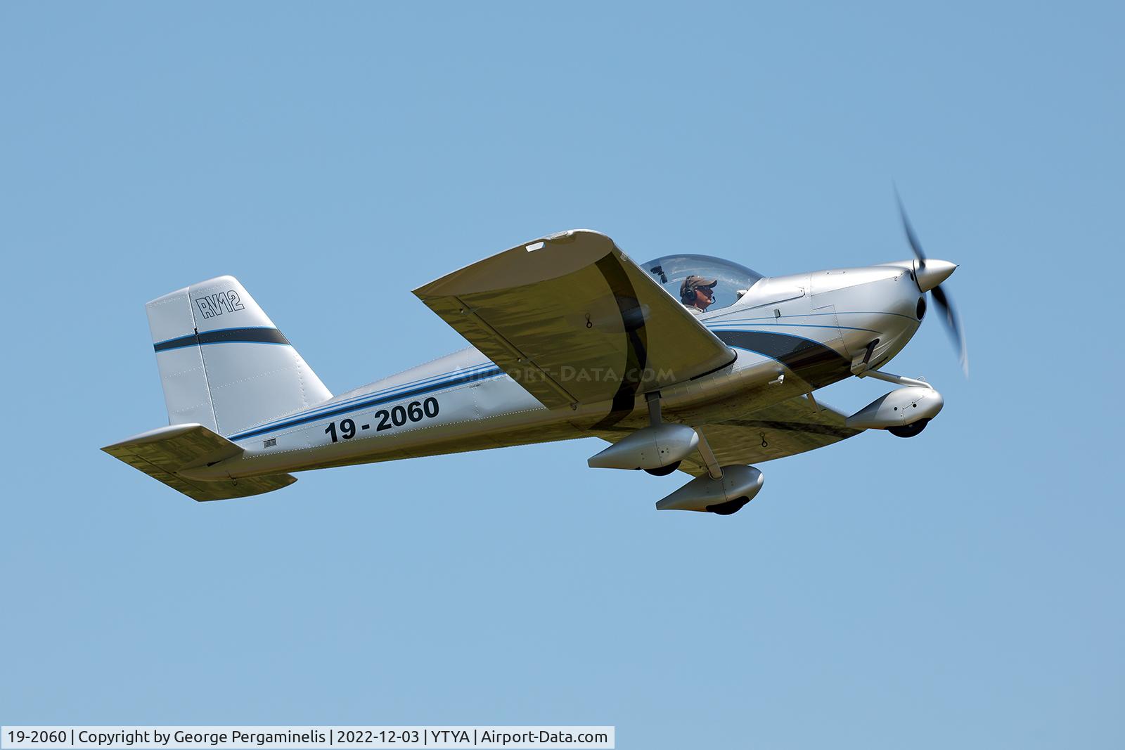 19-2060, Homebuilt RV-12 C/N 120681, Antique Aeroplane Assn of Australia Christmas toy run.