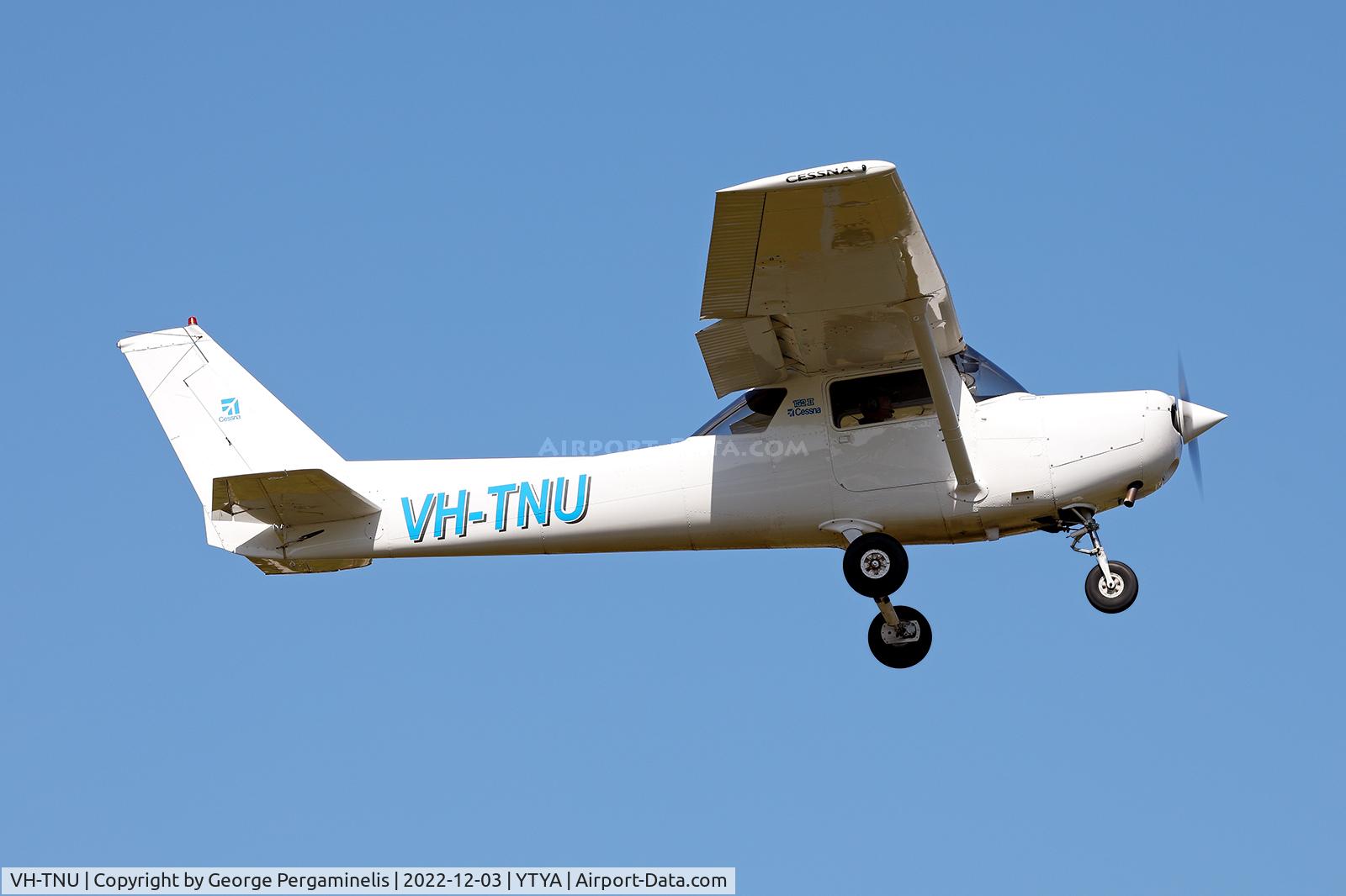 VH-TNU, 1979 Cessna 152 C/N 15283965, Antique Aeroplane Assn of Australia Christmas toy run.