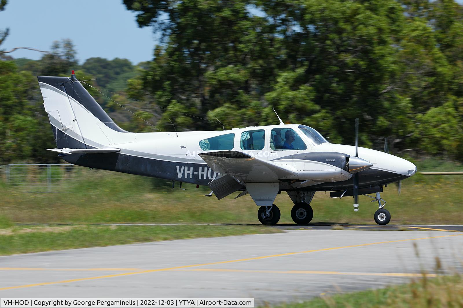 VH-HOD, 1964 Beech 95-B55 Baron Baron C/N TC-821, Antique Aeroplane Assn of Australia Christmas toy run.