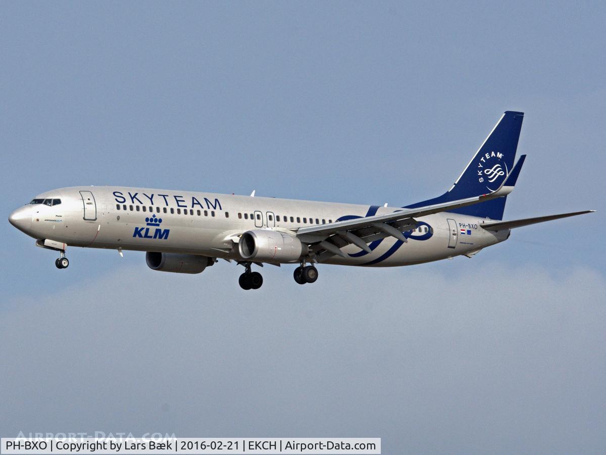 PH-BXO, 2001 Boeing 737-9K2 C/N 29599, RWY22L