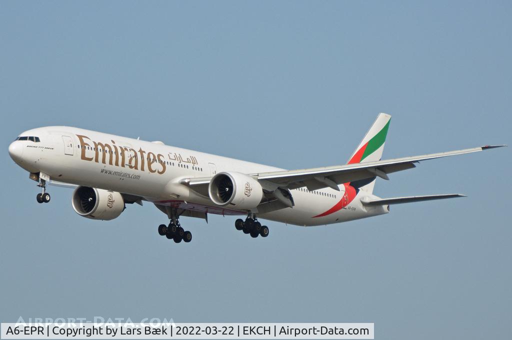 A6-EPR, 2016 Boeing 777-31H/ER C/N 42337, RWY22L