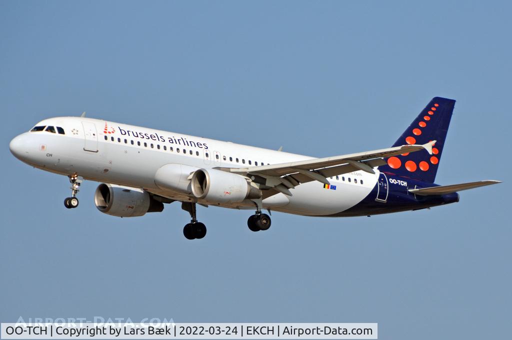 OO-TCH, 2003 Airbus A320-214 C/N 1929, RWY22L