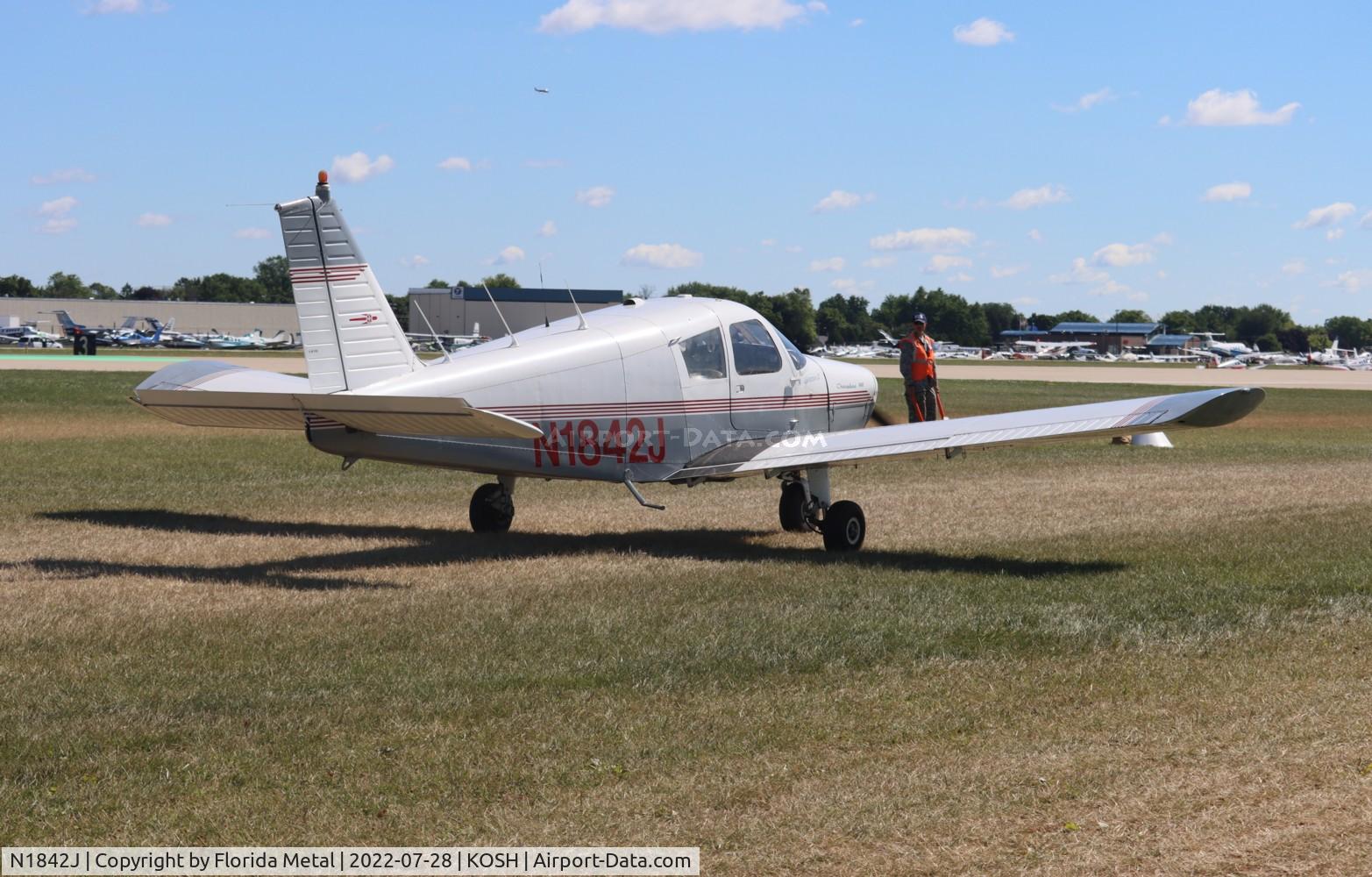 N1842J, 1968 Piper PA-28-140 C/N 28-24277, OSH 2022