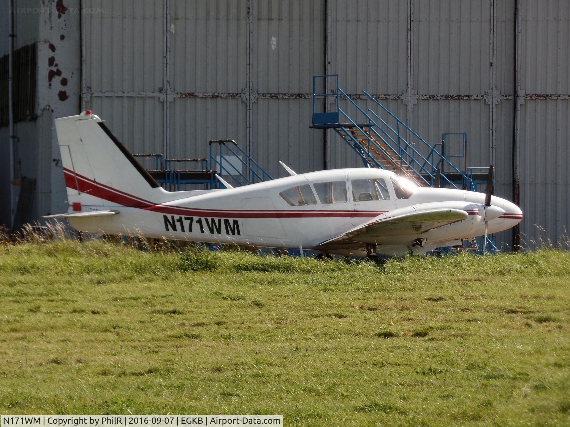 N171WM, 1966 Piper PA-23-250 C/N 27-3498, N171WM 1966 Piper PA-23 Aztec Biggin Hill