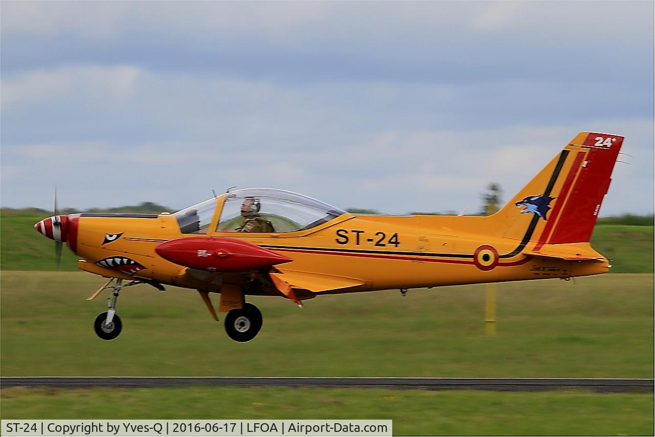 ST-24, SIAI-Marchetti SF-260M C/N 10-24, SIAI-Marchetti SF-260M, Landing rwy 24, Avord Air Base 702 (LFOA) Open day 2016