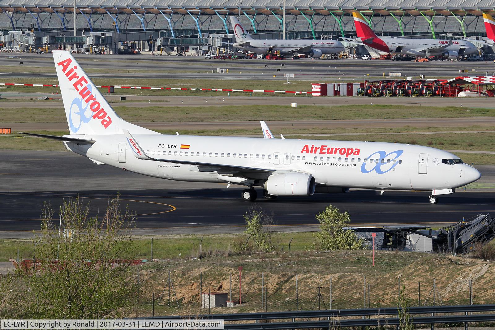 EC-LYR, 2013 Boeing 737-85P C/N 36595, at mad
