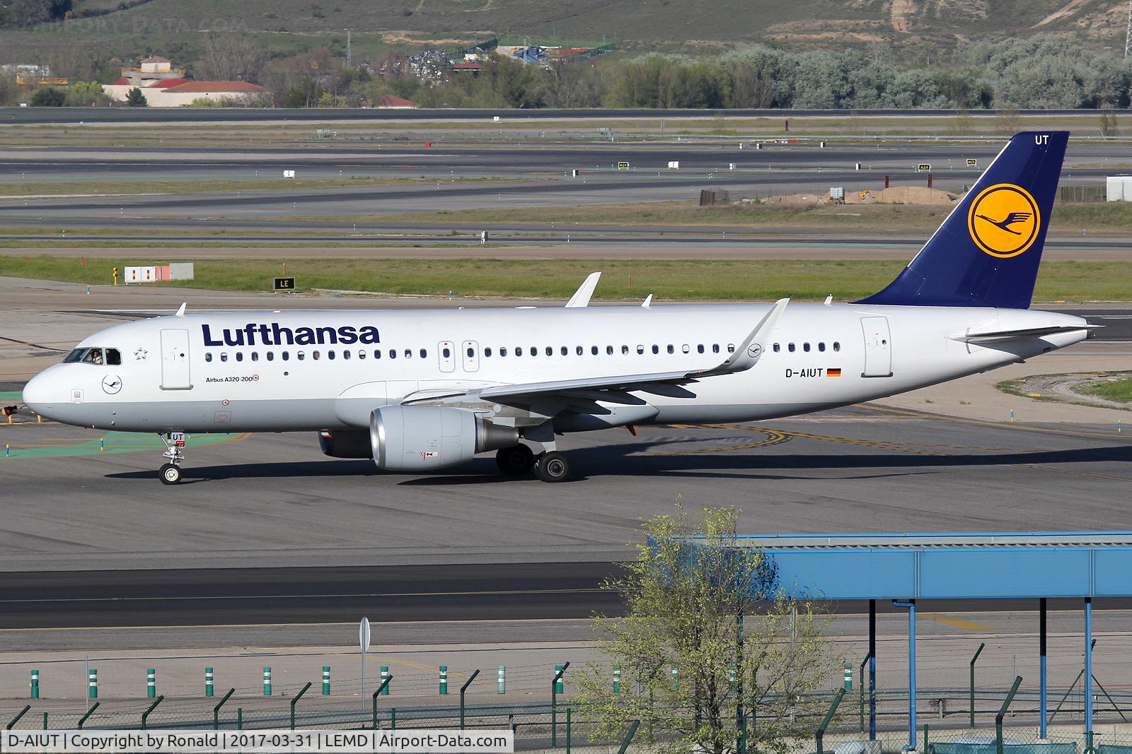 D-AIUT, 2016 Airbus A320-214 C/N 7115, at mad