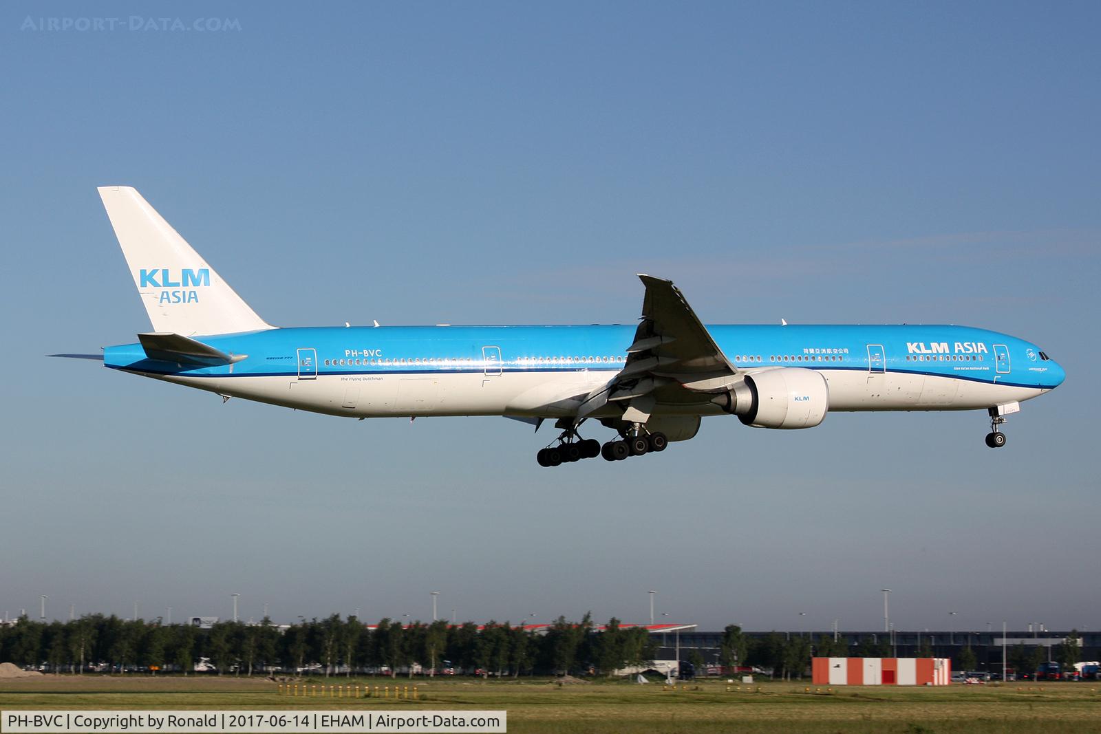 PH-BVC, 2009 Boeing 777-306/ER C/N 37582, at spl