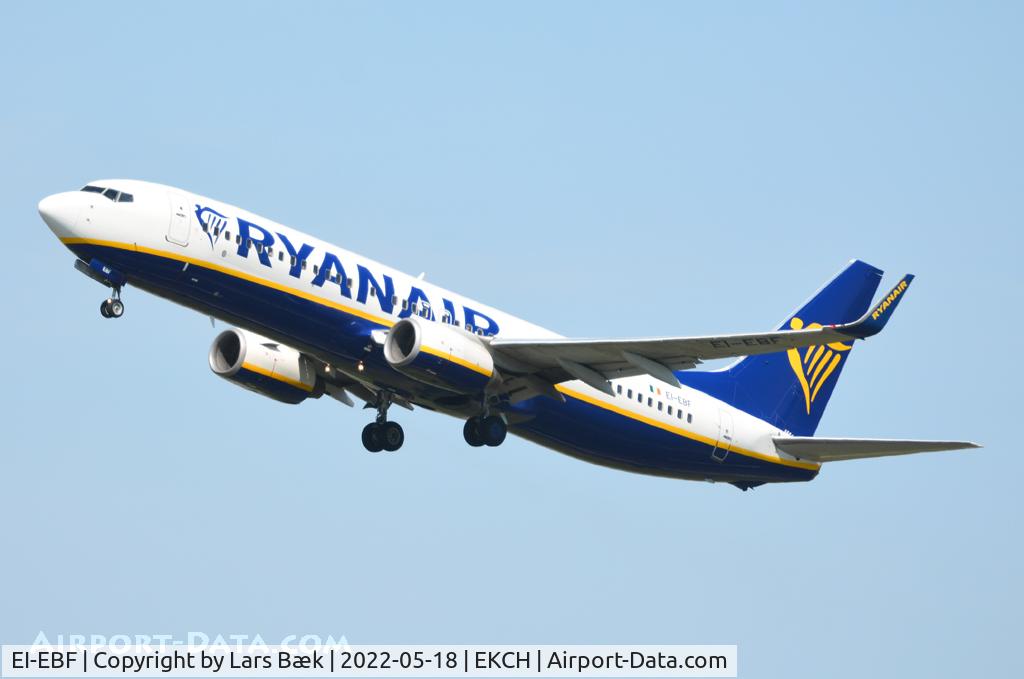 EI-EBF, 2009 Boeing 737-8AS C/N 37524, RWY22R