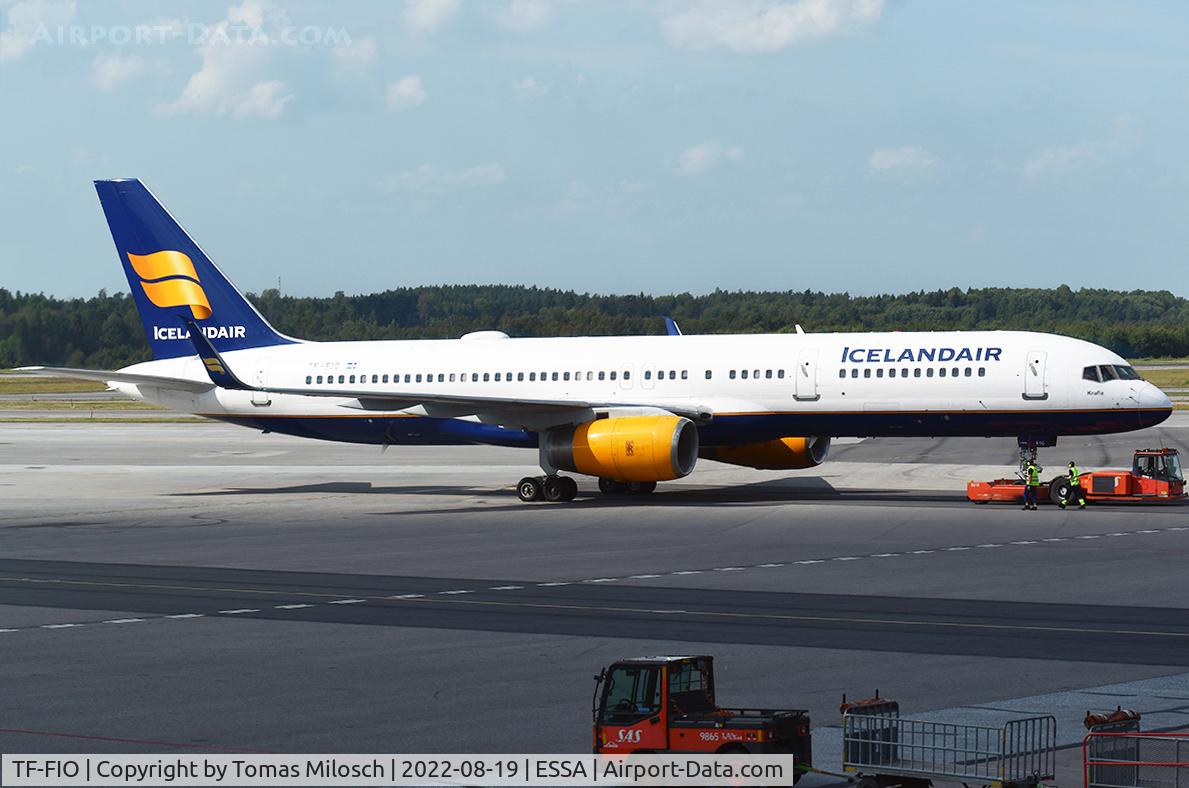 TF-FIO, 1999 Boeing 757-208 C/N 29436, 