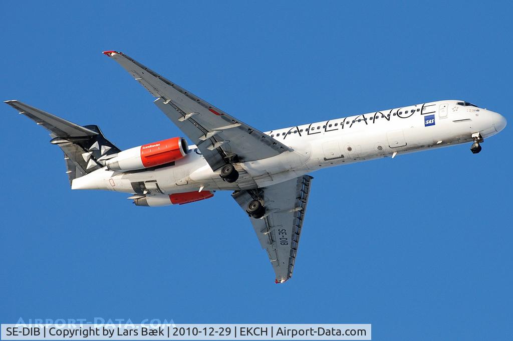 SE-DIB, 1988 McDonnell Douglas MD-87 (DC-9-87) C/N 49605, RWY04L