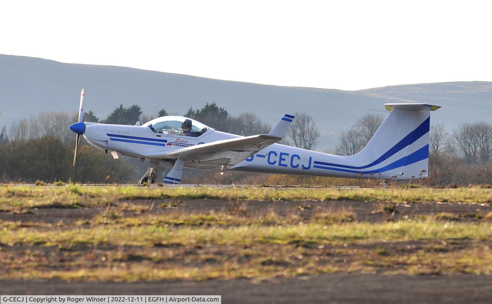 G-CECJ, 2006 Aeromot AMT-200S Super Ximango C/N 200.168, Resident Super Ximango motor-glider returning to base.