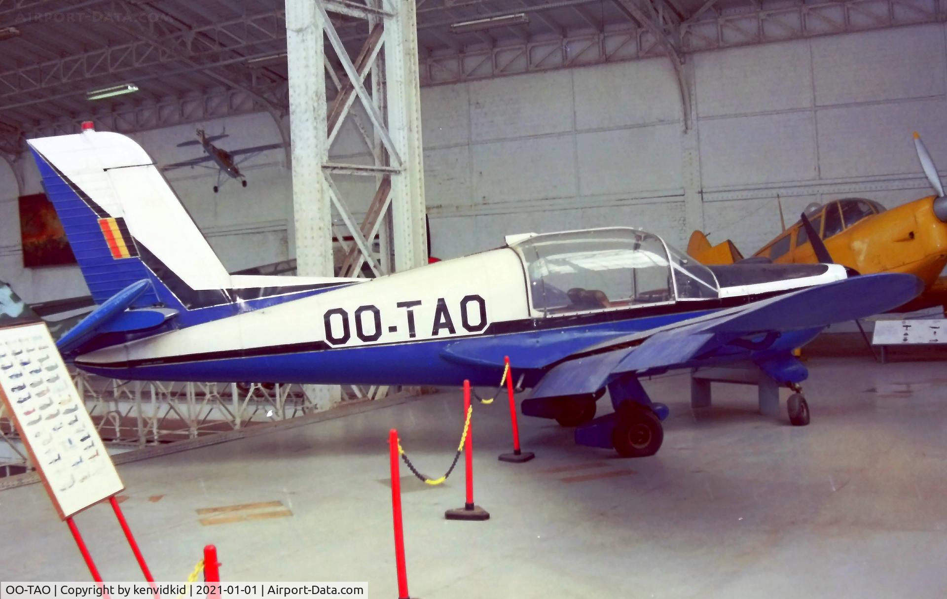 OO-TAO, Morane-Saulnier MS-892A Rallye Commodore 150 C/N 10457, At the Brussels Aviation Museum in 2000.