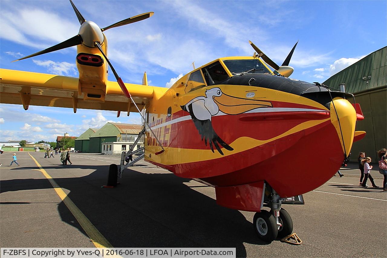 F-ZBFS, Canadair CL-215-6B11 CL-415 C/N 2001, Canadair CL-415, Static display, Avord Air Base 702 (LFOA) Open day 2016