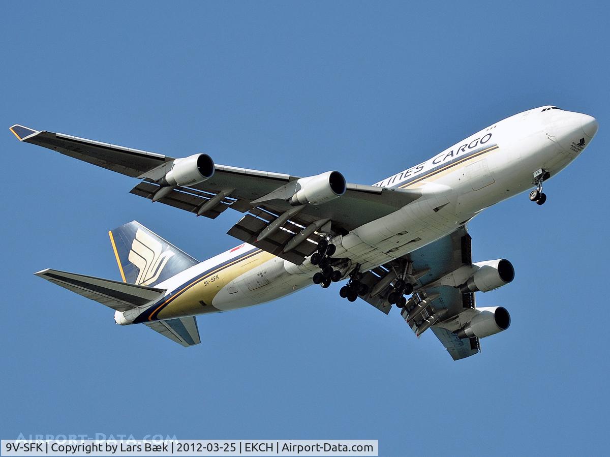 9V-SFK, 1997 Boeing 747-412F/SCD C/N 28023, RWY04L