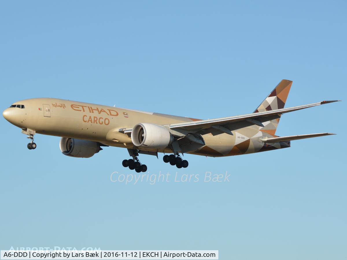 A6-DDD, 2016 Boeing 777-FFX C/N 62744, RWY22L