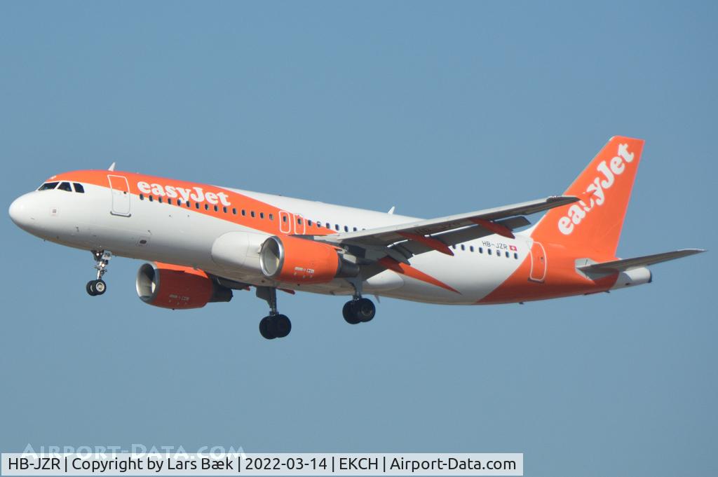 HB-JZR, 2009 Airbus A320-214 C/N 4034, RWY22L