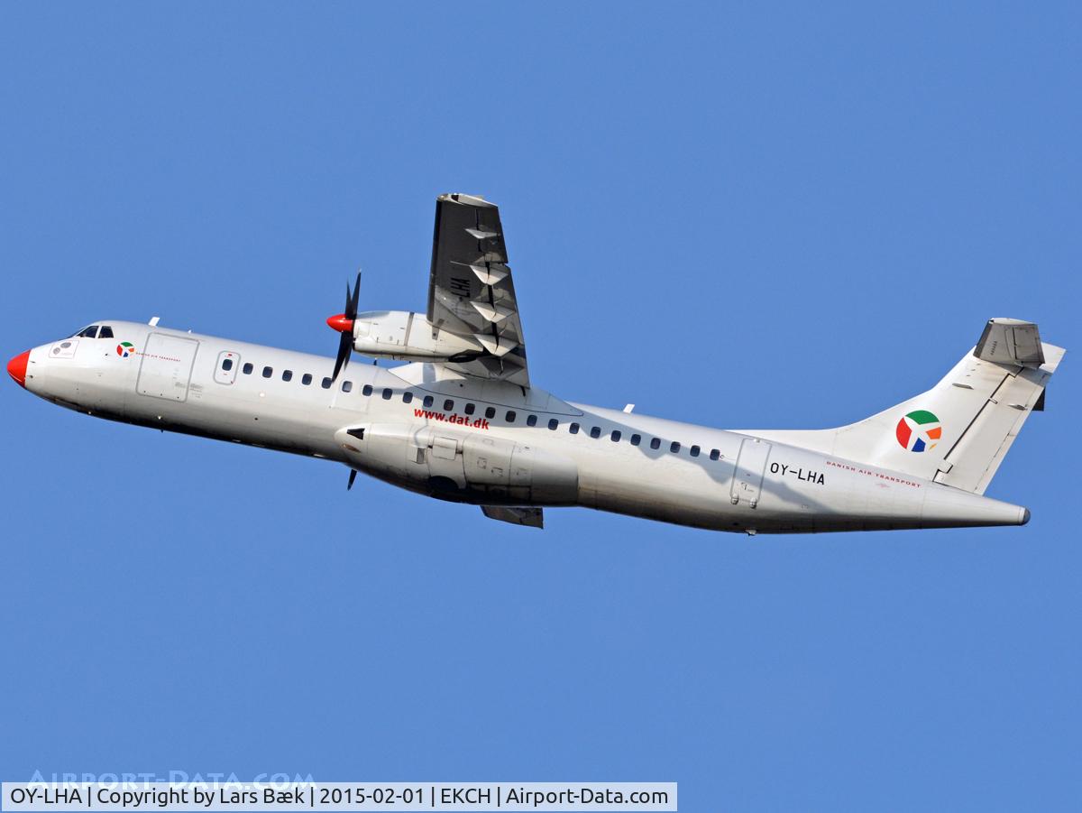 OY-LHA, 1997 ATR 72-202 C/N 508, RWY22R
