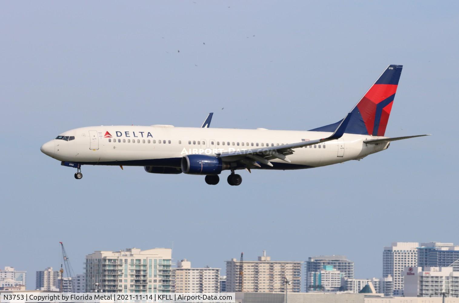 N3753, 2001 Boeing 737-832 C/N 32626, FLL 2021