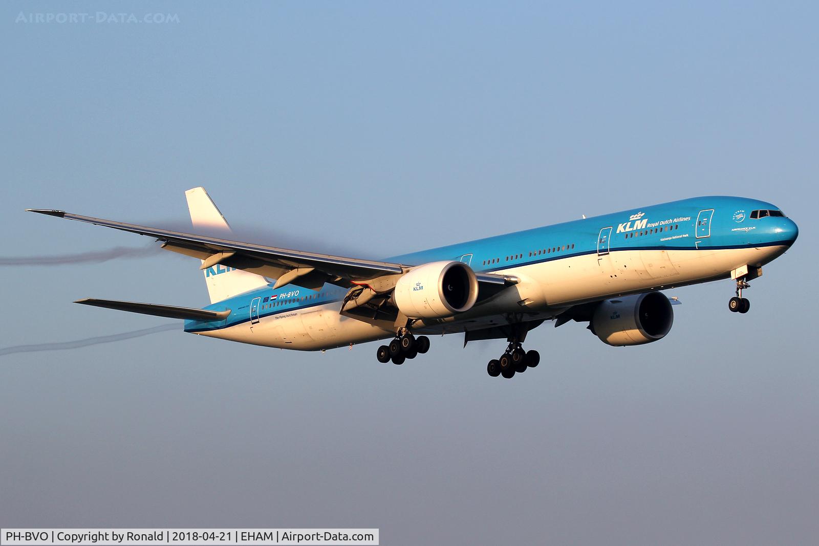 PH-BVO, 2015 Boeing 777-306/ER C/N 35946, at spl