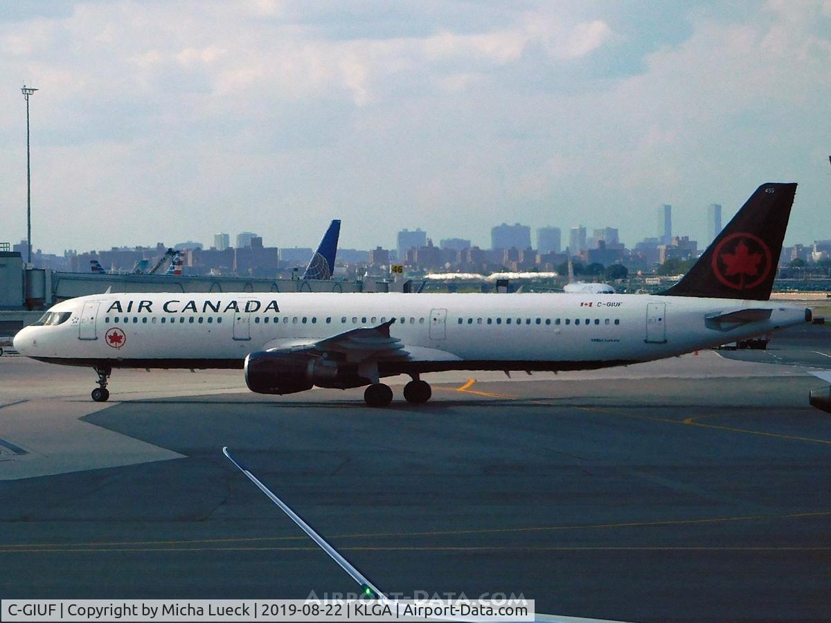 C-GIUF, 2001 Airbus A321-211 C/N 1638, At La Guardia